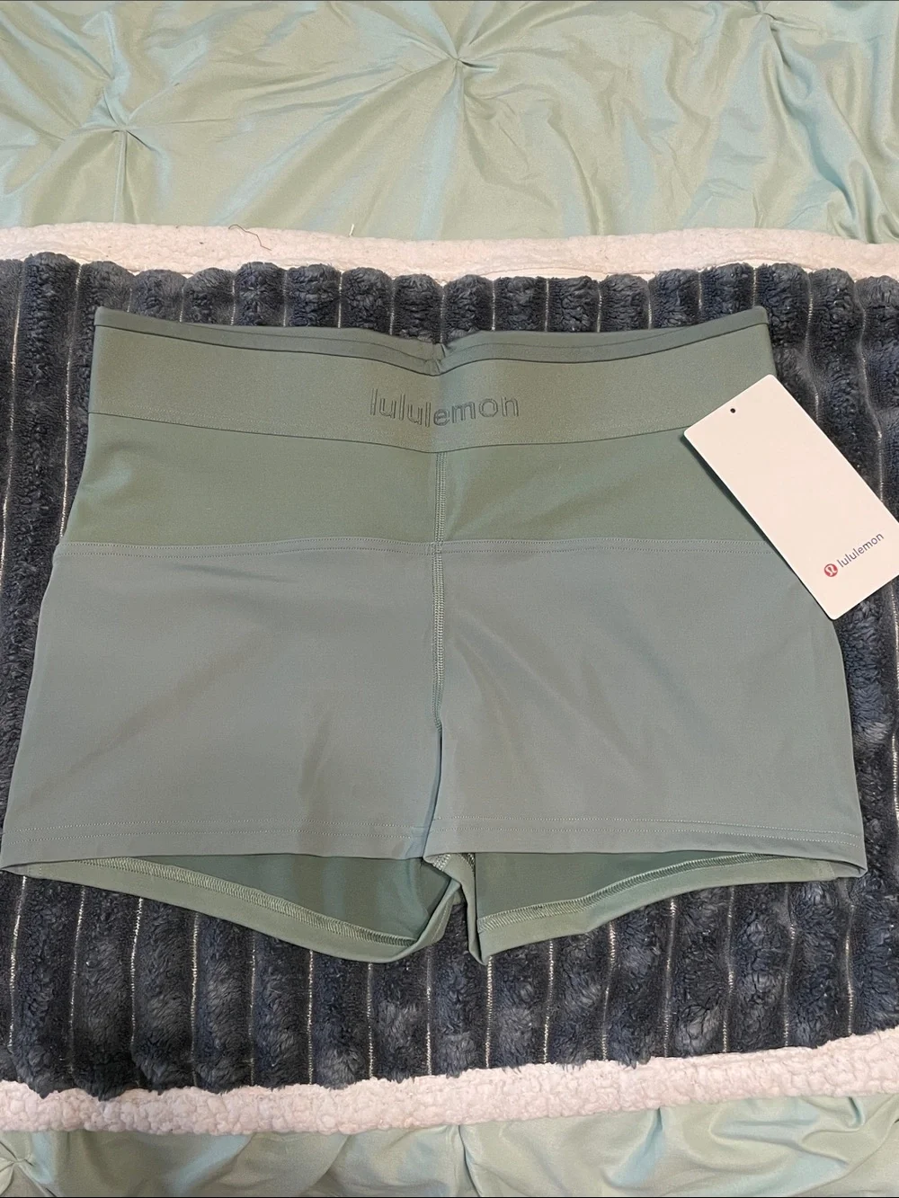 Lululemon NWT License to Train HR 2” Logo Shorts Womens Size 12 Grey Eucalyptus - Picture 5 of 10